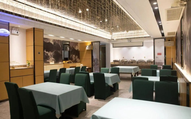 Borrman Hotel (Xiangyang Daqing East Road Youyi)
