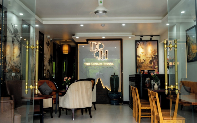 The Dahlia Hotel & Apartments