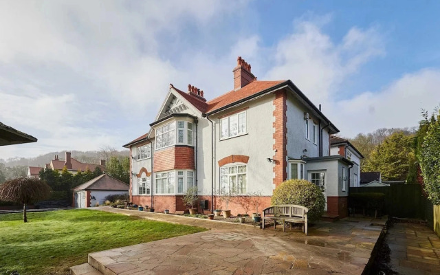 Host Stay Deepdale Apartment