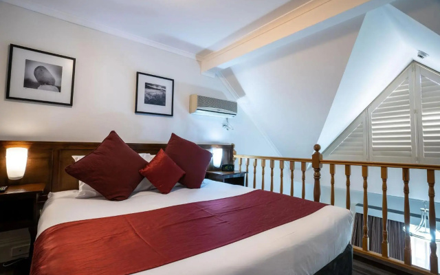 Mercure Canberra