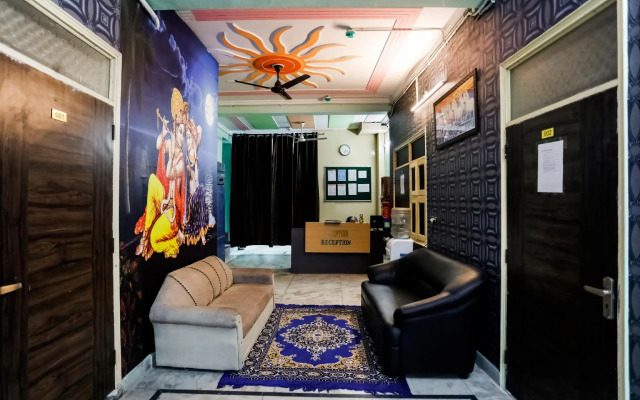 OYO 75131 Bandral Residency