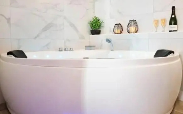 Majord'Home Spa 4*-L'élégance-Balnéo Vieille Ville