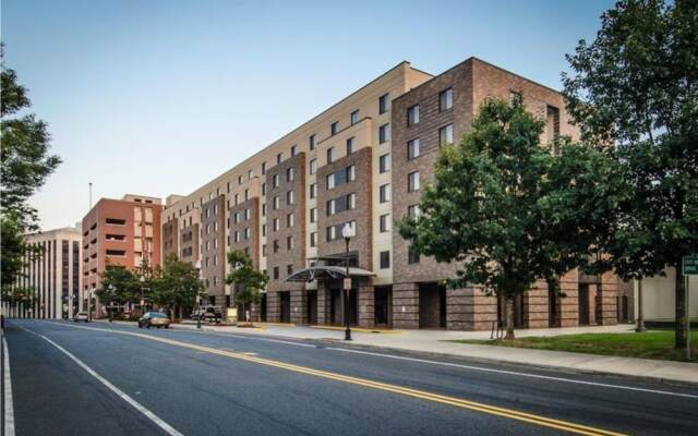 Отель Wyndham Garden Trenton США, Трентон - отзывы, цены и фото номеров - забронировать отель Wyndham Garden Trenton онлайн вид на фасад