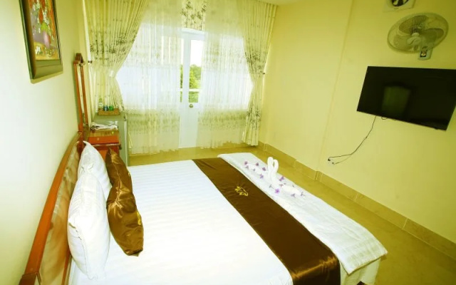 Huong Sen Hotel