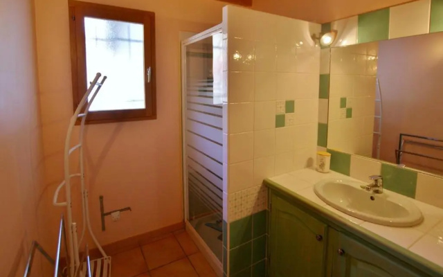 Maison Calme Avec Terrasse a Saint-Pons - Fr-1-165a-91
