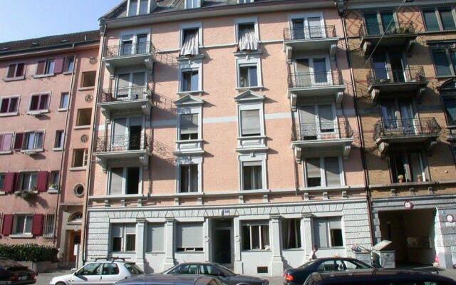 Отель VISIONAPARTMENTS Zurich Albertstrasse Цюрих вид на фасад