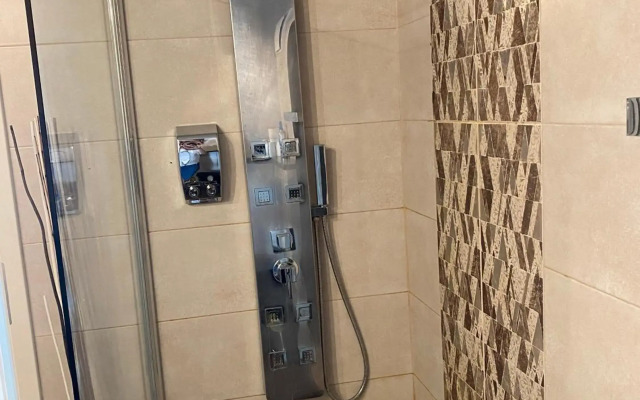 Modern 2 Bedrooms Penthouse in Gozsdu Court (DB16A)
