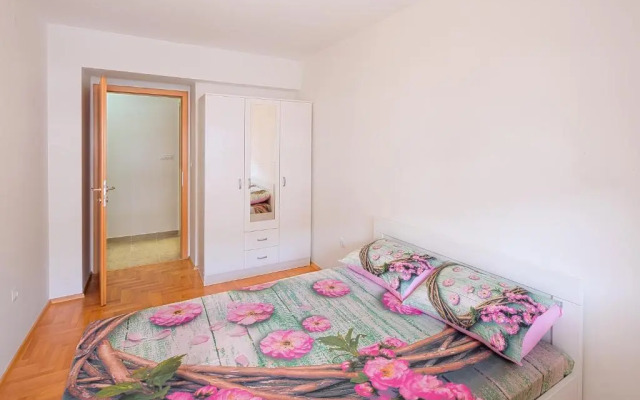 Apartment S&S