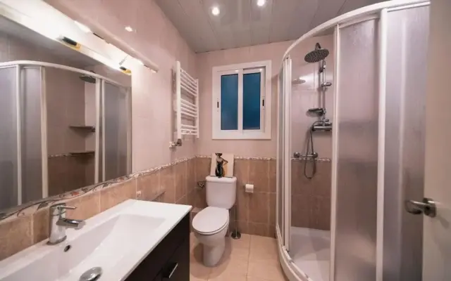 Comfortable 3-bedroom next to Sagrada Familia