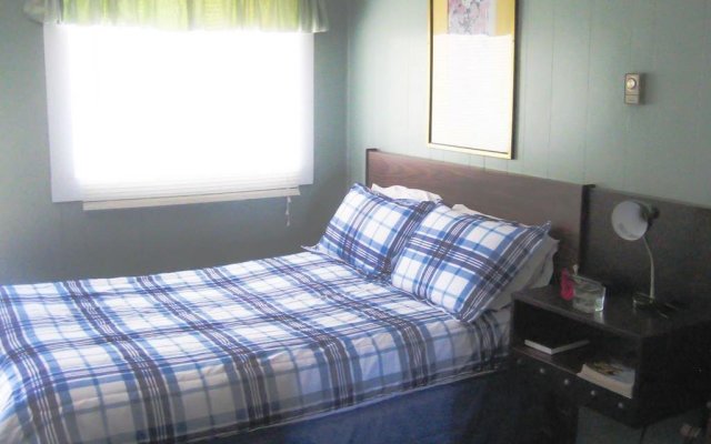45th Parallel Motel & Restaurant in St George, Canada from 107$, photos, reviews - zenhotels.com guestroom