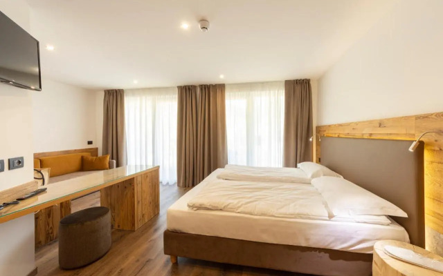 Active Alm Hotel