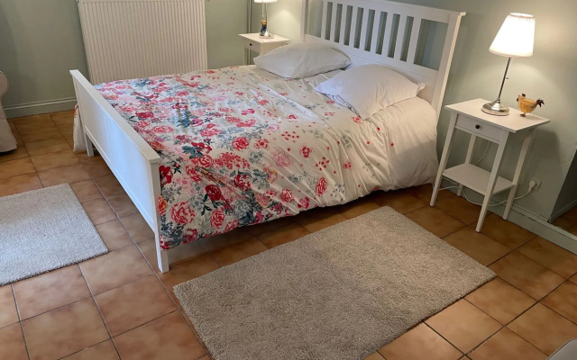 Characteristic holiday villa in Berigny with enclosed garden