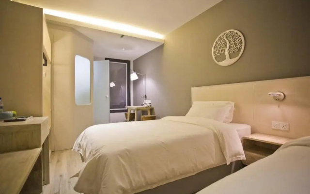 M+ Boutique Hotel