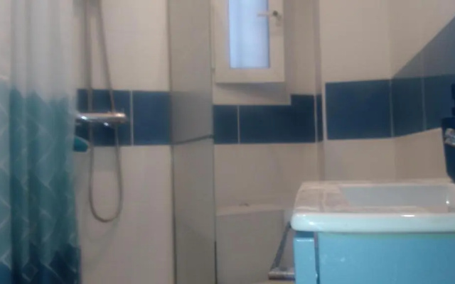 20m2 Apartment, Metro line 7,direct to Louvre & Opera