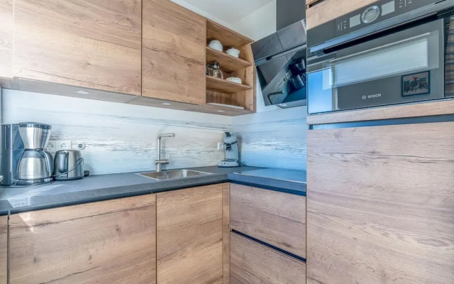4-person Apartment With Island View