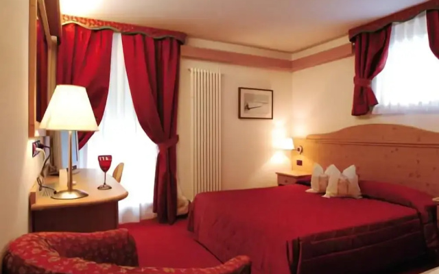 Nivis Hotel