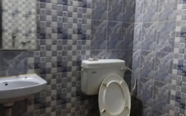 DhamStay Hotel Padoshi Near Beach Puri