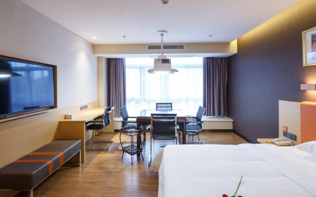 7 Days Premium (Chongqing Liangping People's Square Center)