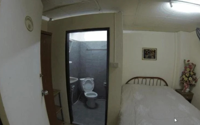Nuan Cofe & Guesthouse