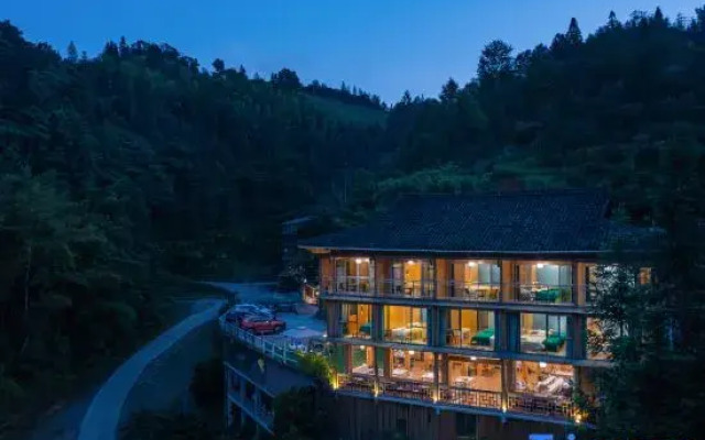 Yuelai Courtyard Hotel (Longsheng Longji Terrace Observation Deck)