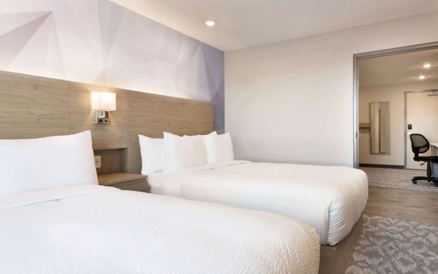 Days Inn by Wyndham Calgary North Balzac