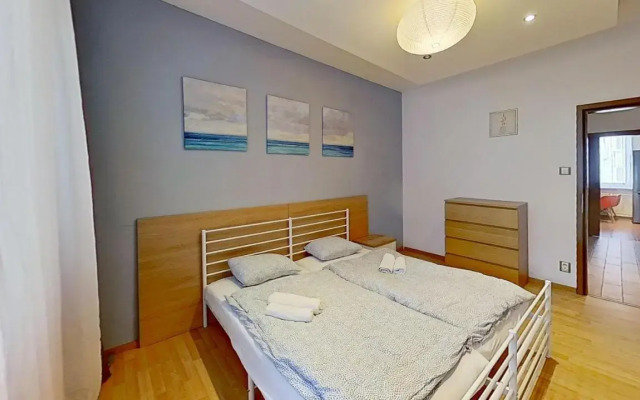 2 separate BD apt very close to the city centre