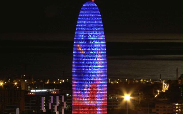 Отель Novotel Barcelona Cornella вид на фасад