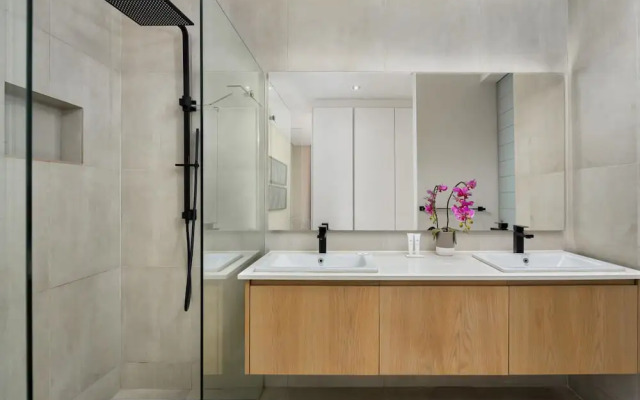 Modern 2bed Apt in Green Point Cape Town Nobelium