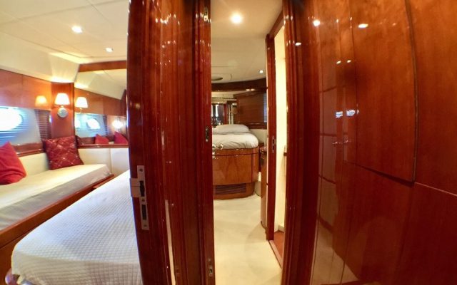 Easyacht Boat & Breakfast