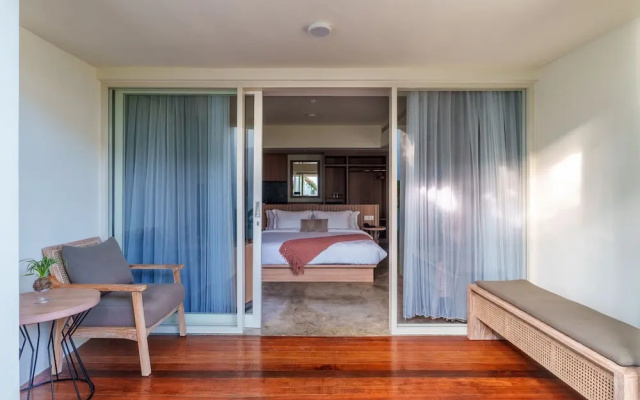 Ayom Suite
