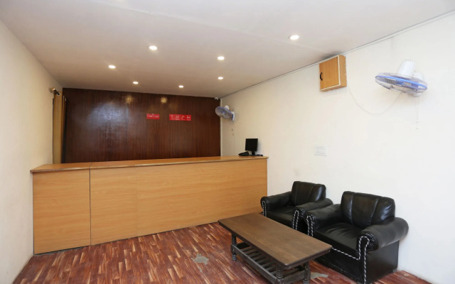 OYO 14919 Hotel Airport Vatika