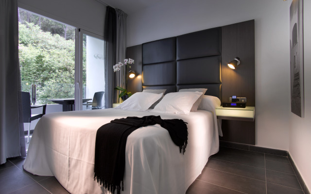 Palladium Hotel Cala Llonga - Adults Only