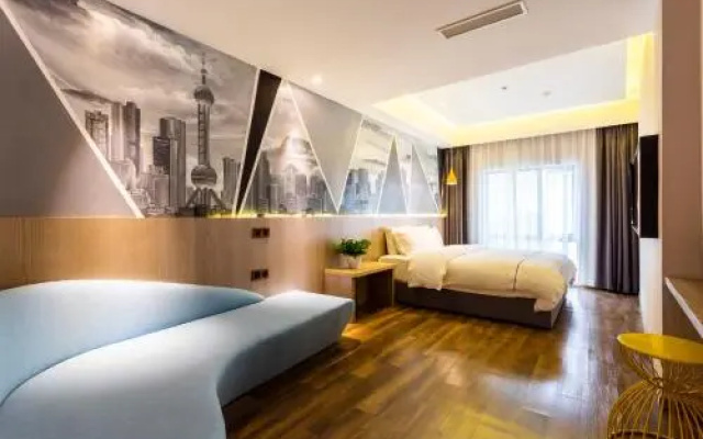 Jinglai Hotel · Curated Shanghai Xujiahui Jiaotong University Branch
