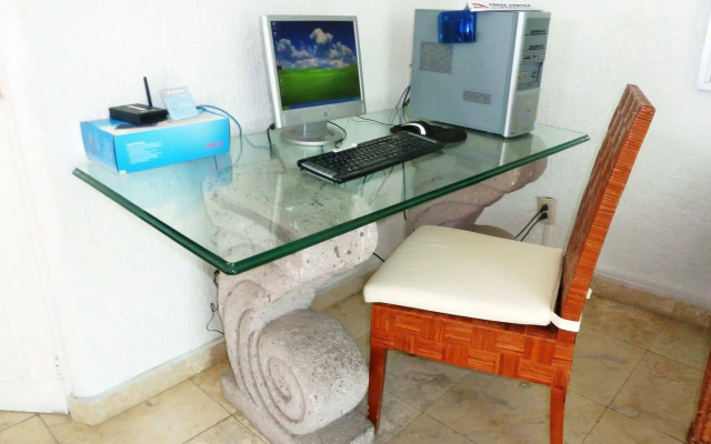 Dolphin Cove Inn