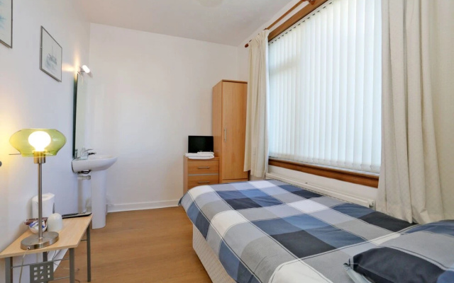 Lindhome Guest House Bed Breakfast