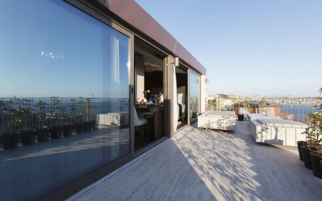 Noble22 Suites