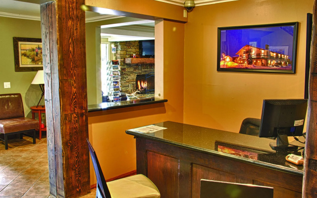 The Mammoth Creek Inn