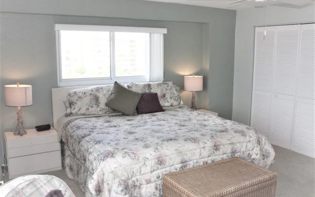 Jamaica Royale 506 - 2 Br Condo