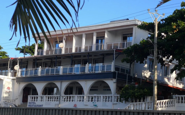 Le Port Hotel