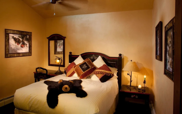 Alpine Village Suites
