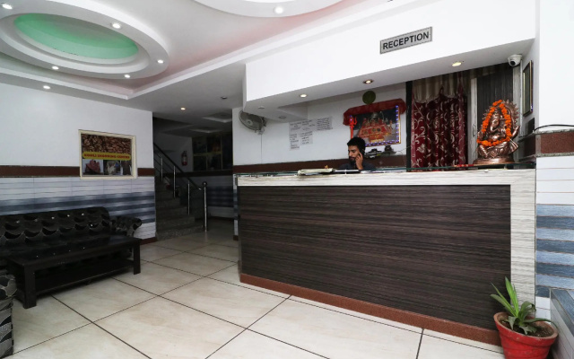OYO 42647 Hotel Jmc