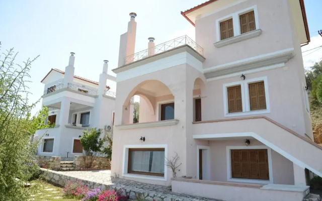 Goddesses Villa 2 in Nies