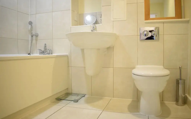 Stylish Apartment With Balcony In Finsbury Park
