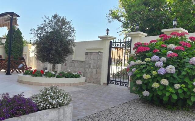 Garni Hotel Koral вид на фасад