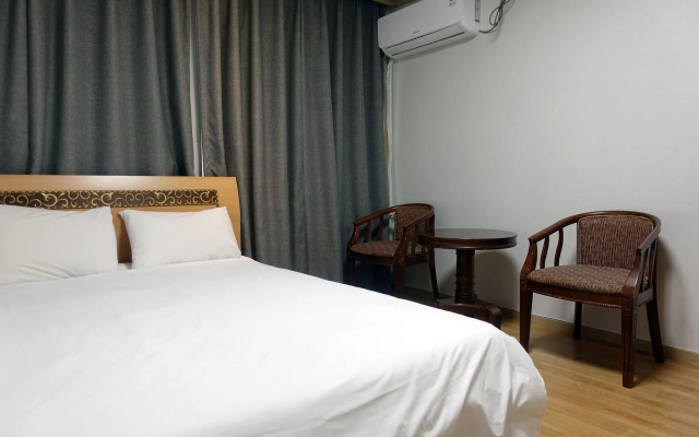 Gallery Hotel BnB