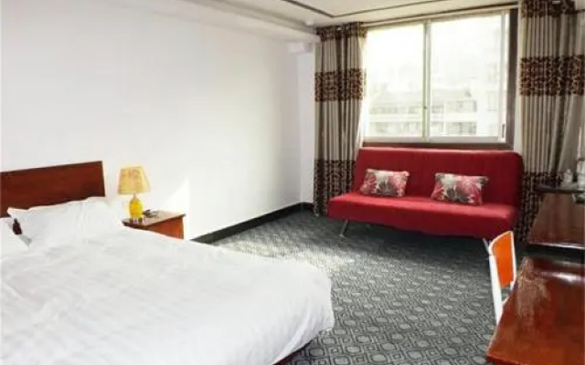 Hejiang Holiday Inn
