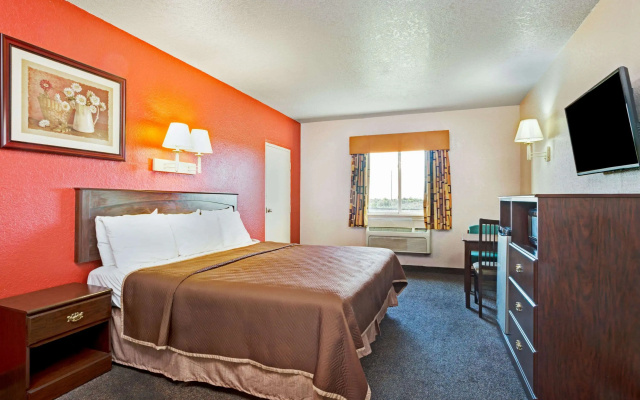 Howard Johnson by Wyndham Galveston