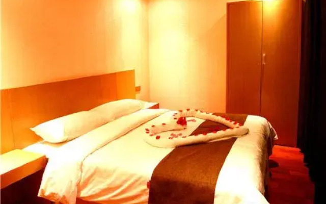 Zhangye Xilaishun Holiday Hotel (Railway Station No.1 Middle School)