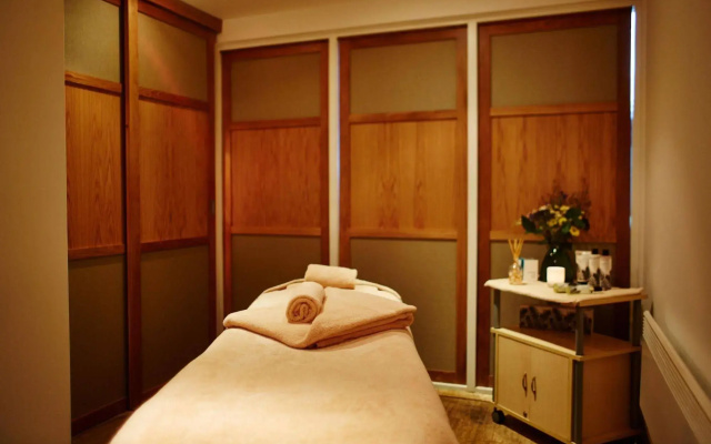 St Moritz Hotel