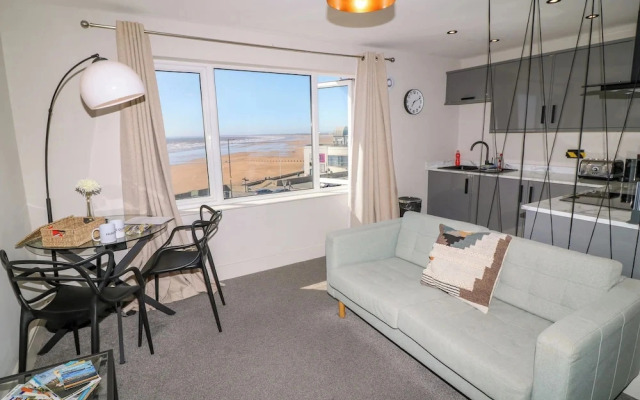 Apt 8 @ Hunter's Quay